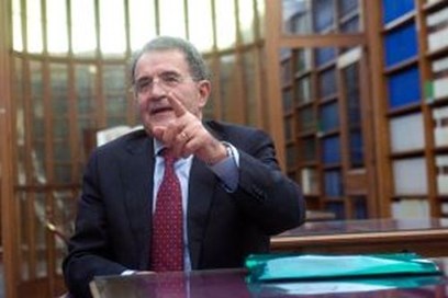 Prodi apre a Berlusconi: "L'ingresso in maggioranza non è un tabù"