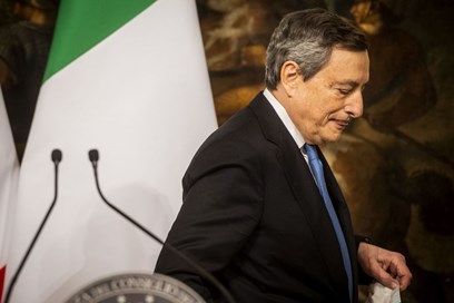 Governo con il fiato sospeso. Rinviato a mercoledì il faccia a faccia Draghi-Conte. Letta: il Pd è pronto al voto