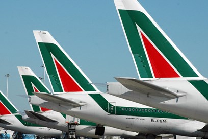 Alitalia, ad agosto ricavi e passeggeri in crescita, grazie ai voli intercontinentali