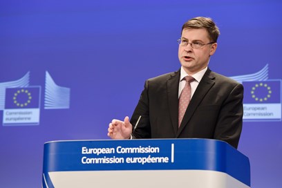 Manovra, Dombrovskis: continueremo a monitorare i conti italiani