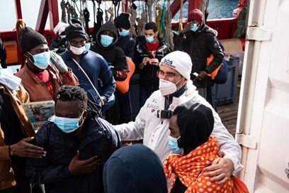 Migranti, il governo pone la fiducia sul Dl immigrazione