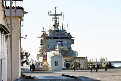 Sospeso il trattenimento dei sette migranti in Albania: devono rientrare in Italia