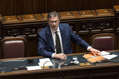 Il ministro dell’Economia Giorgetti: «Sulla manovra stiamo meglio di Francia e Germania»